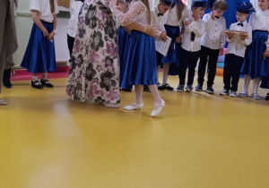 "Uroczyste zakończenie przedszkola" w grupie "Pszczółki"