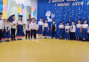 "Uroczyste zakończenie przedszkola" w grupie "Pszczółki"
