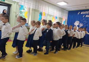 "Uroczyste zakończenie przedszkola" w grupie "Pszczółki"