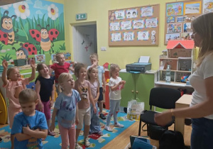 Rozgrzewka z mamą Mikołaja.