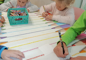 Dzieci na wycieczce w Manufakturze Krówek