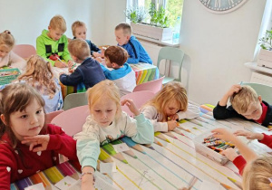Dzieci na wycieczce w Manufakturze Krówek