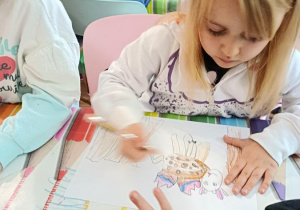 Dzieci na wycieczce w Manufakturze Krówek