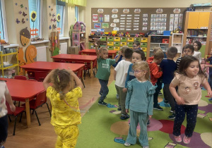 dzieci tańczą 2