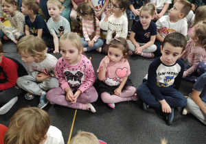 Franek, Maja, Aniela, Tymek na uroczystości z okazji Dnia Edukacji Narodowej