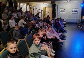 Udział w przedstawieniu pt. " Piotruś elektryk ''.