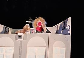 Udział w przedstawieniu pt. " Piotruś elektryk ''.