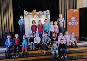 Udział w przedstawieniu pt. " Piotruś elektryk ''.