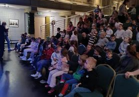 Udział w przedstawieniu pt. " Piotruś elektryk ''.