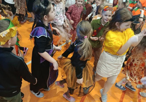 Dzieci na Balu Jesiennym