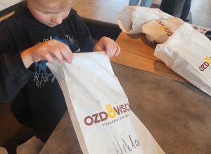 Warsztaty ,,Od ziarenka do bochenka" przeprowadzonych przez Bistro Ozdowscy.