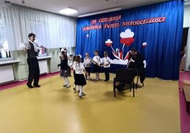 '' W krainie filmowych dźwięków".