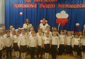 Akcja '' Szkoła do Hymnu''.