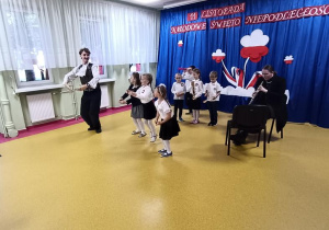 Udział dzieci w audycji muzycznej.