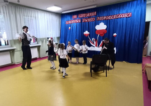 Udział dzieci w audycji muzycznej.