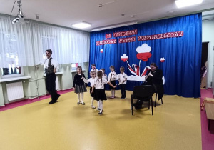 Udział dzieci w audycji muzycznej.