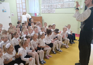 Udział dzieci w audycji muzycznej.