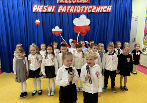 Kreciki śpiewają piosenkę