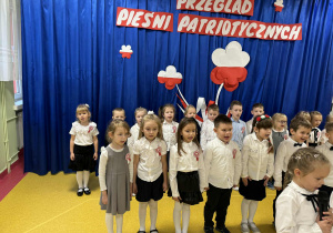 Kreciki śpiewają piosenkę