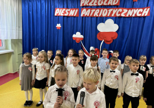 Kreciki śpiewają piosenkę