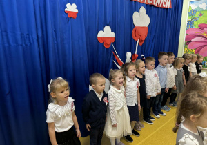 Kreciki śpiewają piosenkę