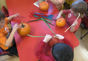 ozdabianie dyni stolik 2