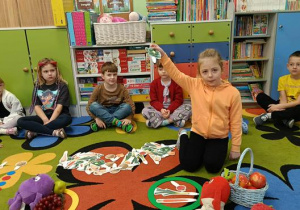 Zabawa dydaktyczna pt: Warzywa i owoce