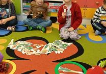 Zabawa dydaktyczna pt: Warzywa i owoce