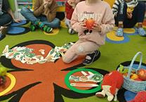 Zabawa dydaktyczna pt: Warzywa i owoce