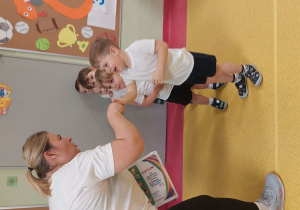 Wręczanie dyplomów.