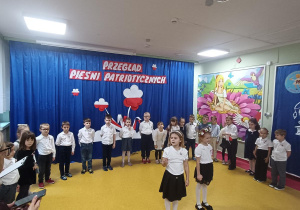 Przegląd Pieśni Patriotycznych.