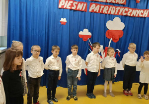 Przegląd Pieśni Patriotycznych.