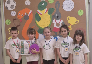 Turniej gier i zabaw ruchowych.