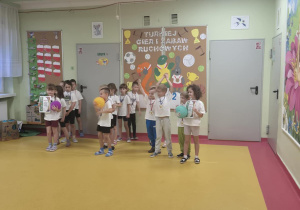 Turniej gier i zabaw ruchowych.