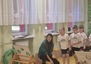 Turniej gier i zabaw ruchowych.