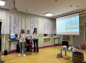 "Zgaduj zgadula- Kiszenie kapusty"