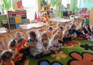 Zabawa przy piosence o dyniach.