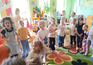 Zabawa przy piosence o dyniach.