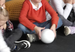 Udział w warsztatach teatralnych pt." Porusz sobą, porusz lalką"