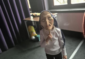 Udział w warsztatach teatralnych pt." Porusz sobą, porusz lalką"