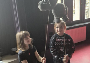 Udział w warsztatach teatralnych pt." Porusz sobą, porusz lalką"