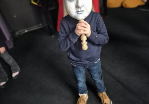 Udział w warsztatach teatralnych pt." Porusz sobą, porusz lalką"