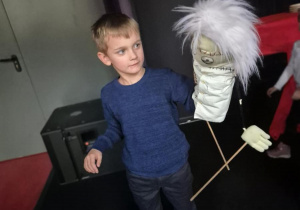 Udział w warsztatach teatralnych pt." Porusz sobą, porusz lalką"