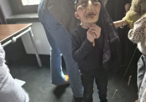 Udział w warsztatach teatralnych pt." Porusz sobą, porusz lalką"