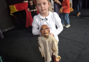 Udział w warsztatach teatralnych pt." Porusz sobą, porusz lalką"