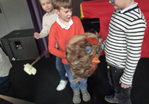 Udział w warsztatach teatralnych pt." Porusz sobą, porusz lalką"