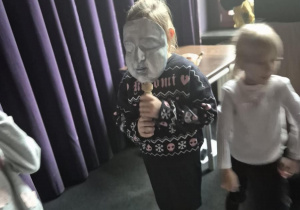 Udział w warsztatach teatralnych pt." Porusz sobą, porusz lalką"