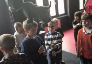 Udział w warsztatach teatralnych pt." Porusz sobą, porusz lalką"