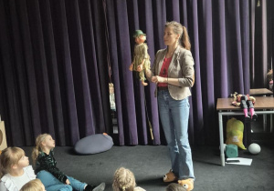 Udział w warsztatach teatralnych pt." Porusz sobą, porusz lalką"