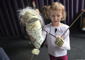 Udział w warsztatach teatralnych pt." Porusz sobą, porusz lalką"